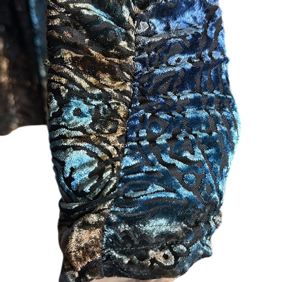 Snoskins Black,Blue,Brown Velvet Tunic Top. Sharkbite Front,Rounded Back,V-Neck - Picture 7 of 9